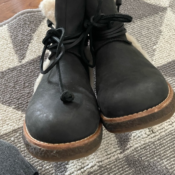 Ugg fleece lined short boots - Picture 8 of 8